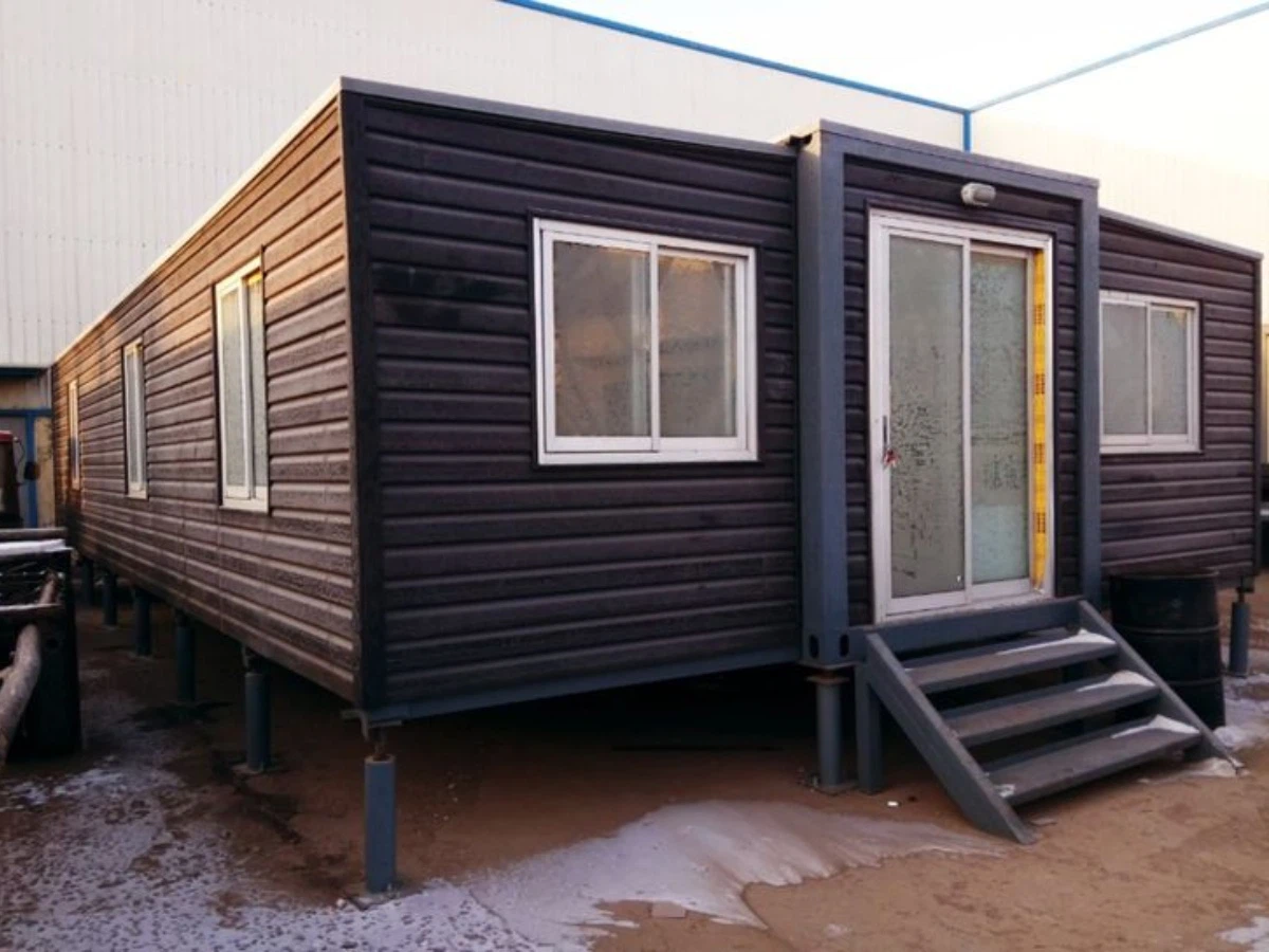 Modern Extendable Container House with Bathroom Kitchen and Solar Panels Fast Assemble Container